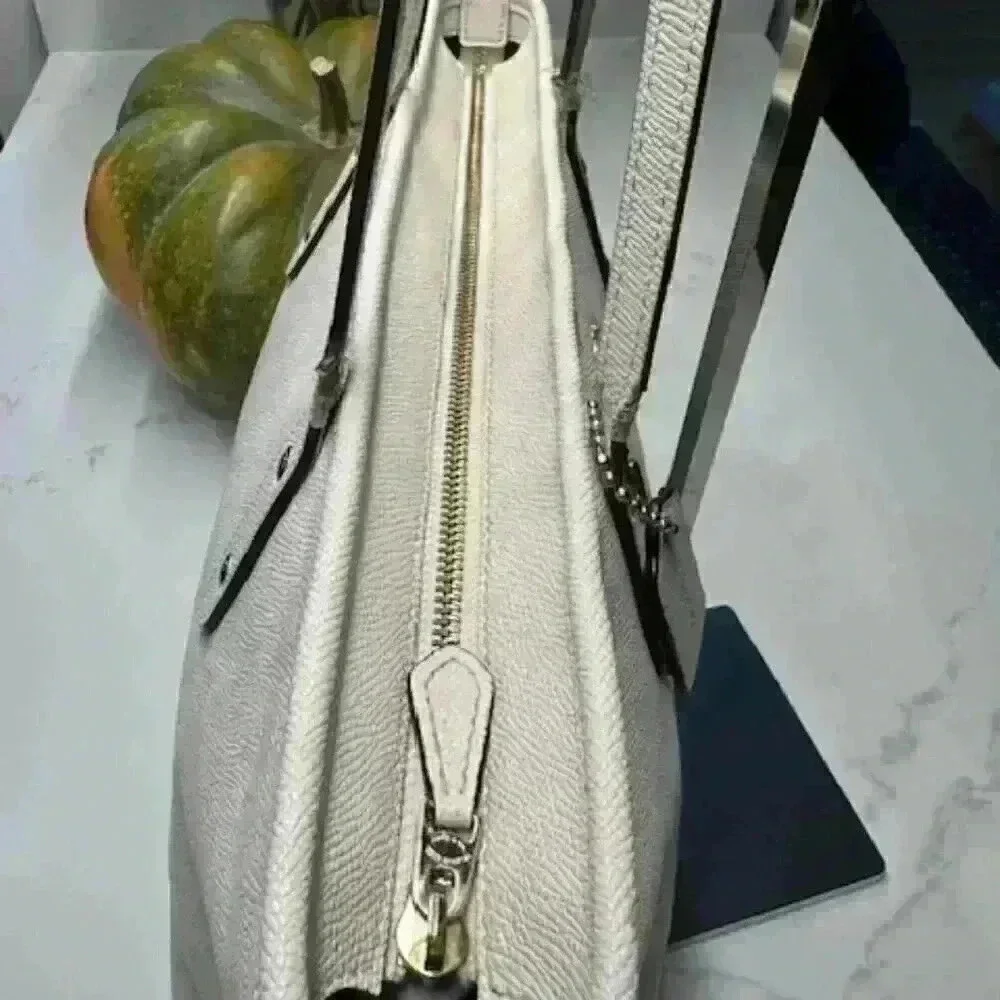 Coach City Zip Tote Shoulder Bag Chalk Cross Grain Leather F58846